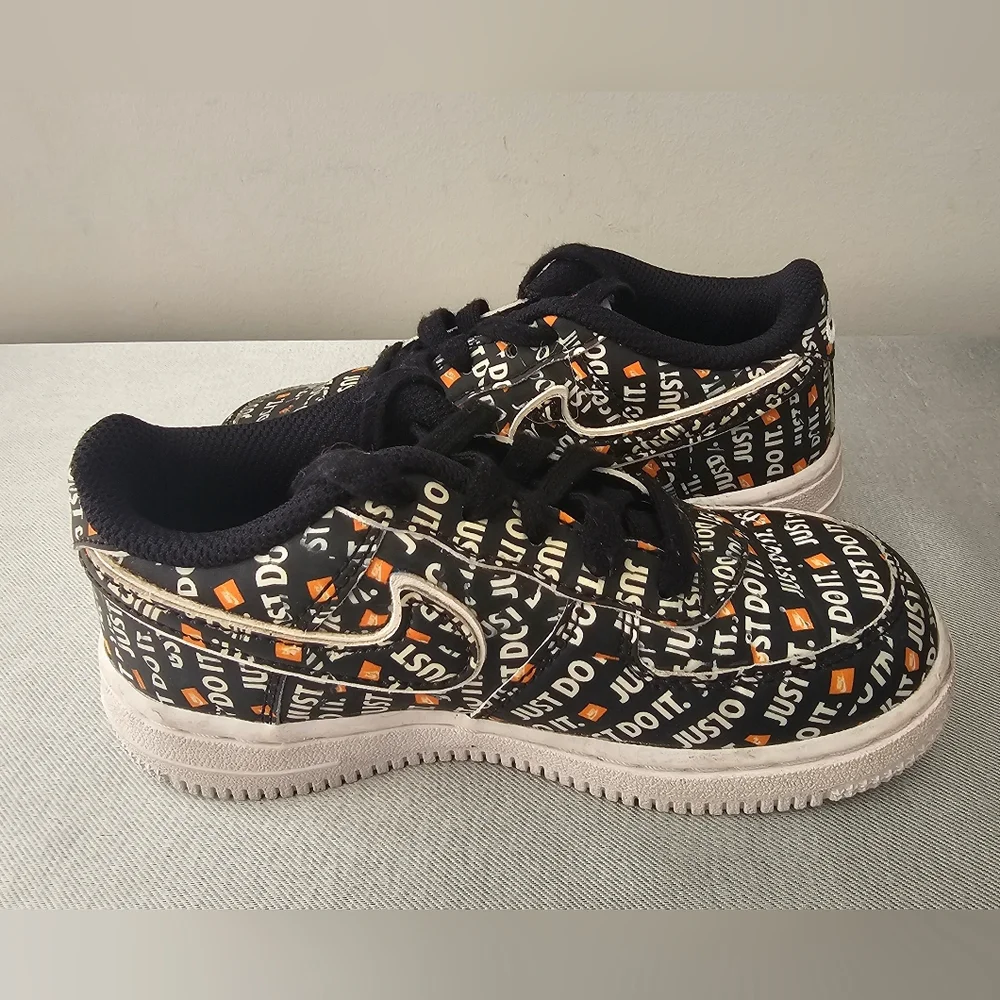 NIKE Air Force 1 Low 